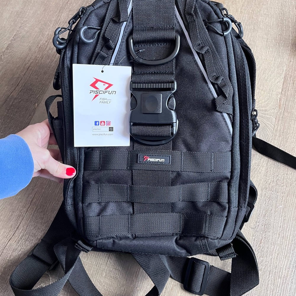 NWT Piscifun Fishing Tackle Bag Backpack Black Multiple Compartments Outdoor